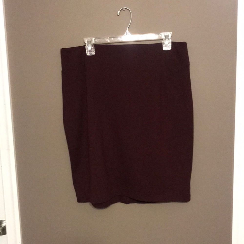 Burgundy pencil skirt
